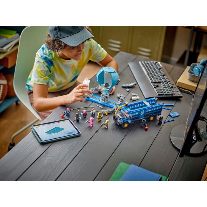 LEGO 77073 Fortnite Battle Bus - Afbeelding 4