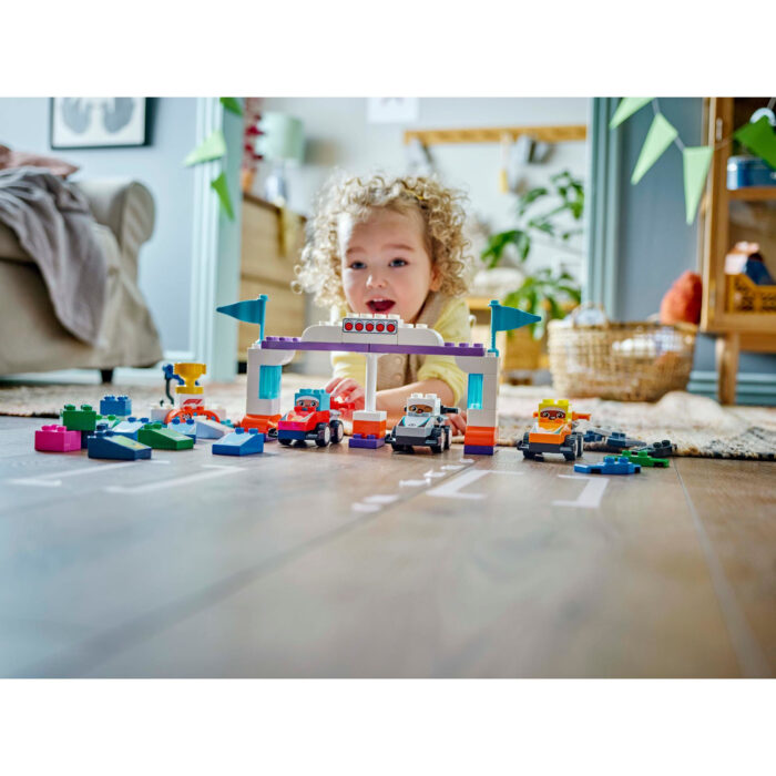 LEGO 10445 DUPLO F1 team racewagens en coureurs - Afbeelding 5