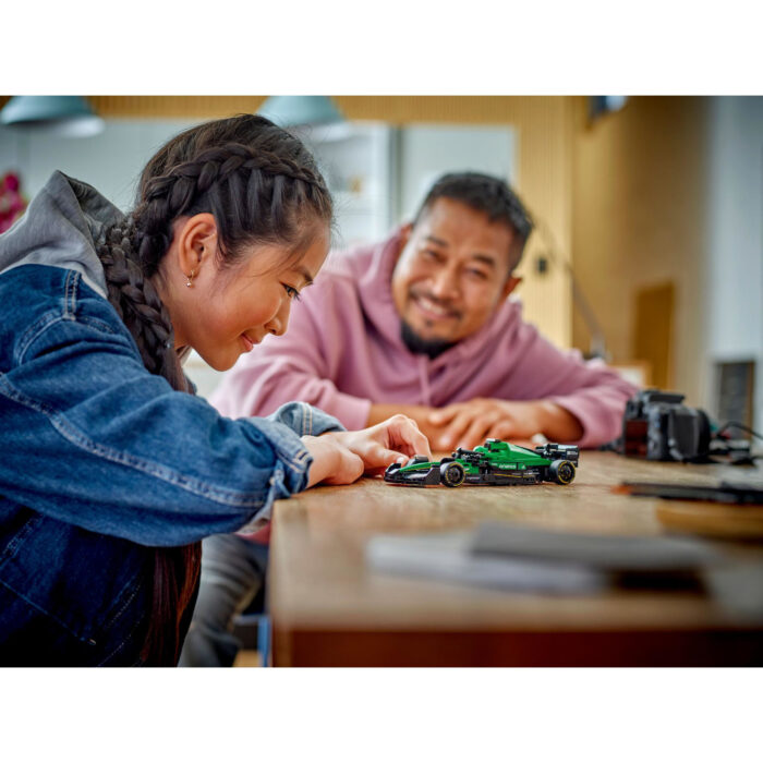 LEGO 77245 Speed Champions Aston Martin Aramco F1 AMR24 racewagen - Afbeelding 4