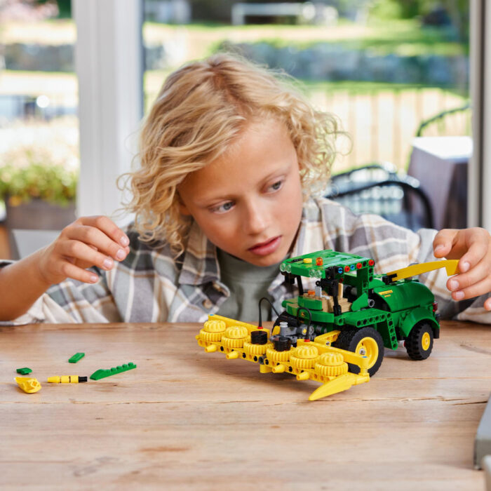 LEGO 42168 Technic John Deere 9700 Forage Harvester - Afbeelding 3