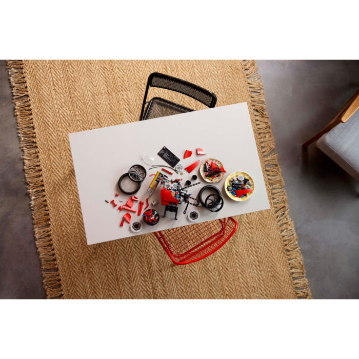 LEGO 42202 Technic Ducati Panigale V4 S motor - Afbeelding 3