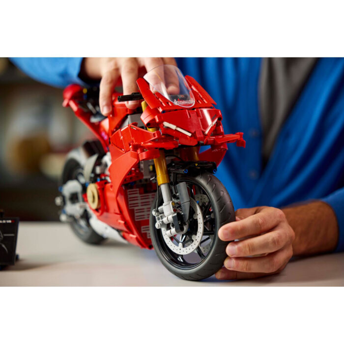 LEGO 42202 Technic Ducati Panigale V4 S motor - Afbeelding 6