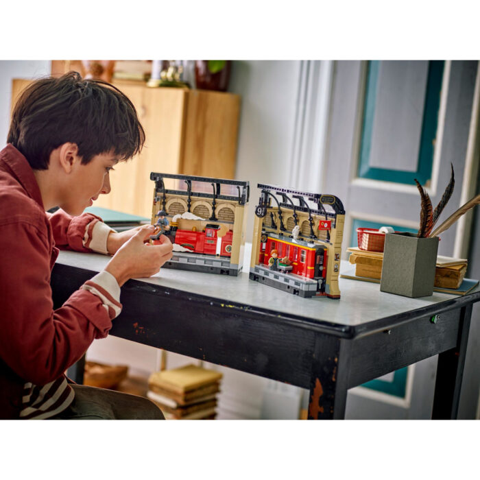 LEGO 76450 Harry Potter Boekensteun De Zweinstein Express - Afbeelding 4