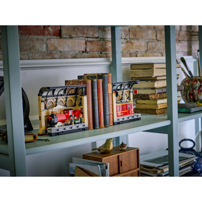 LEGO 76450 Harry Potter Boekensteun De Zweinstein Express - Afbeelding 6