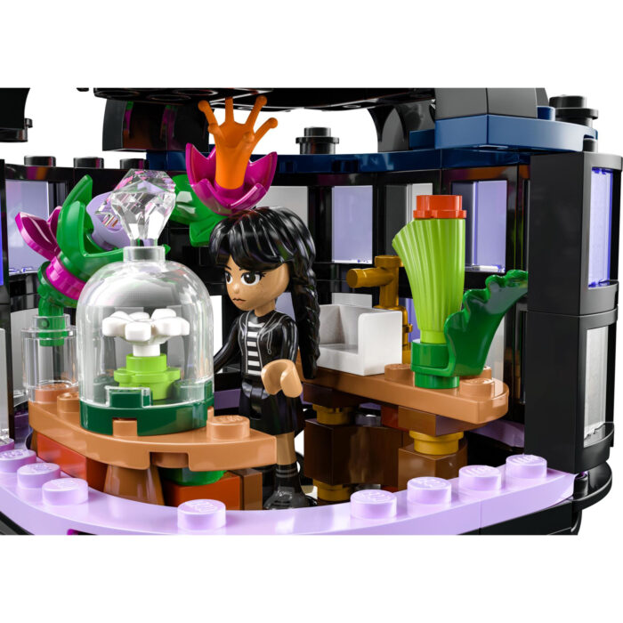 LEGO 76784 Wednesday Zwarte dahlia - Afbeelding 7