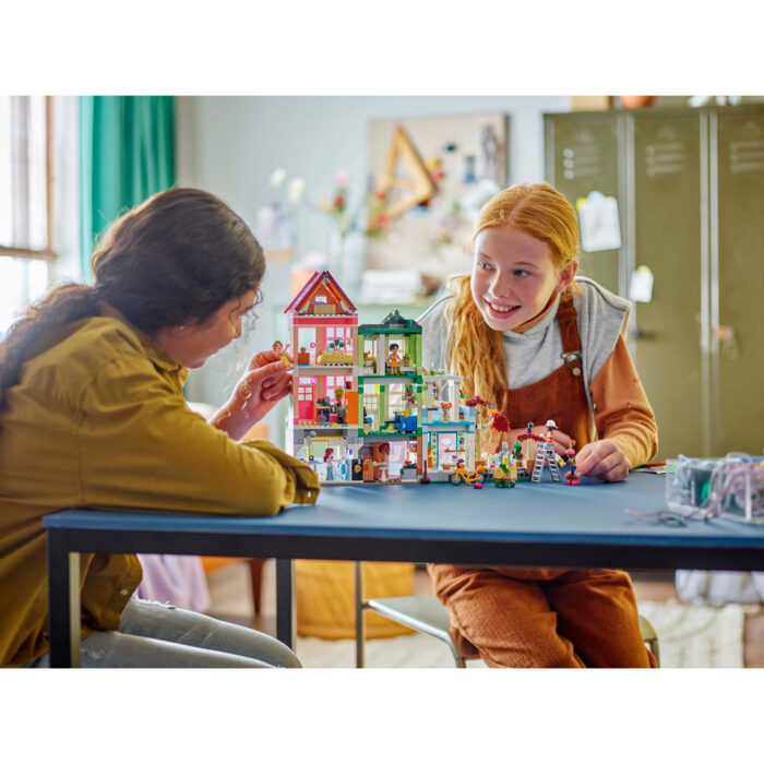 LEGO 42670 Friends Heartlake City appartementen en winkels - Afbeelding 5