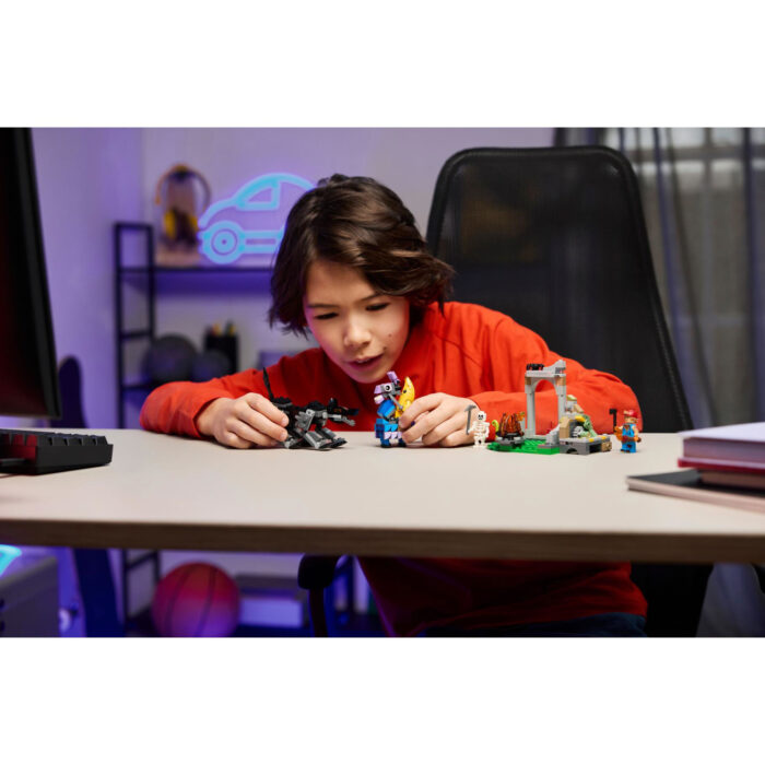 LEGO 77075 Fortnite Peely en Sparkplugs Kamp - Afbeelding 3