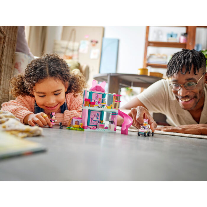 LEGO 43274 Disney Classic Minnie's Huisdierenhotel - Afbeelding 4