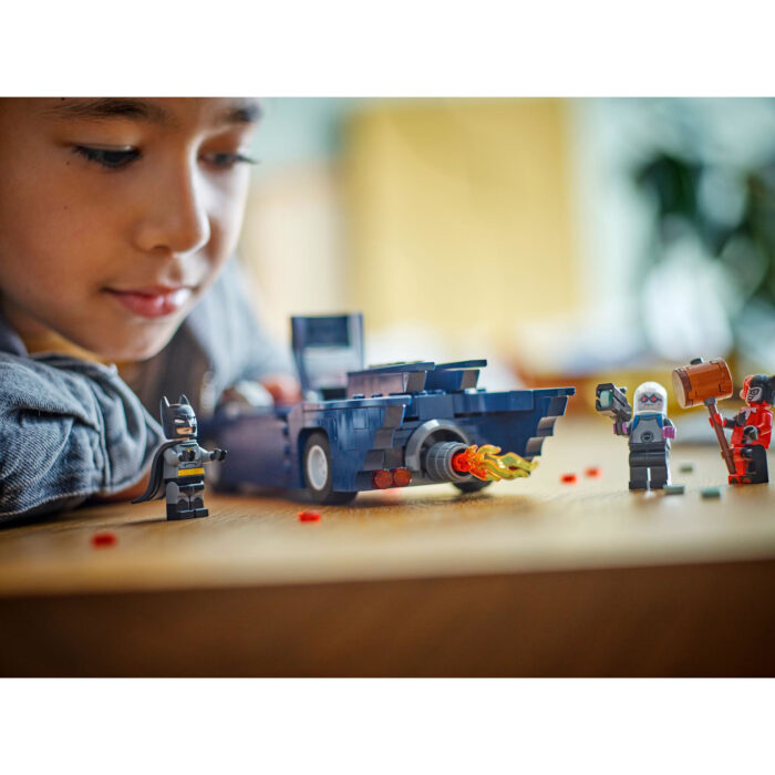 LEGO 76274 Super Heroes DC Batman met de Batmobile vs. Harley Quinn™ en Mr. Freeze - Afbeelding 6