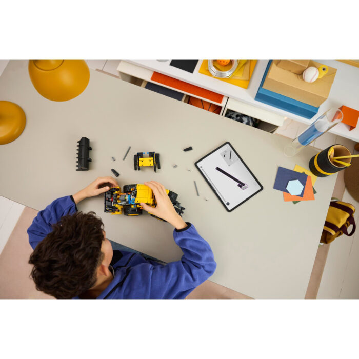 LEGO 42209 Technic Volvo L120 Electric Wiellader - Afbeelding 3