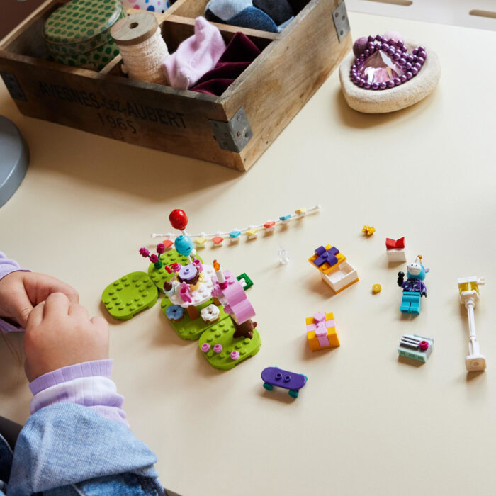 LEGO 77046 Animal Crossing Julians verjaardagsfeestje - Afbeelding 3