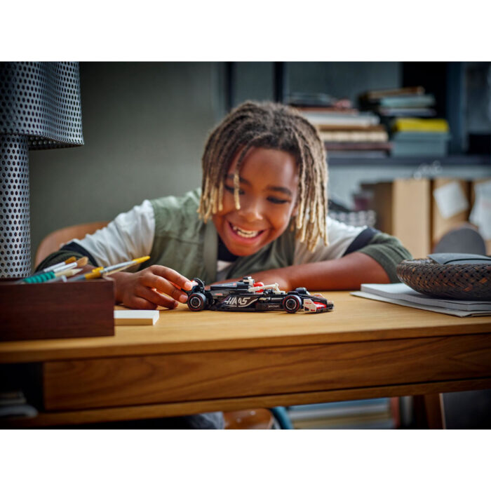 LEGO 77250 Speed Champions MoneyGram Haas F1® Team VF-24 racewagen - Afbeelding 5