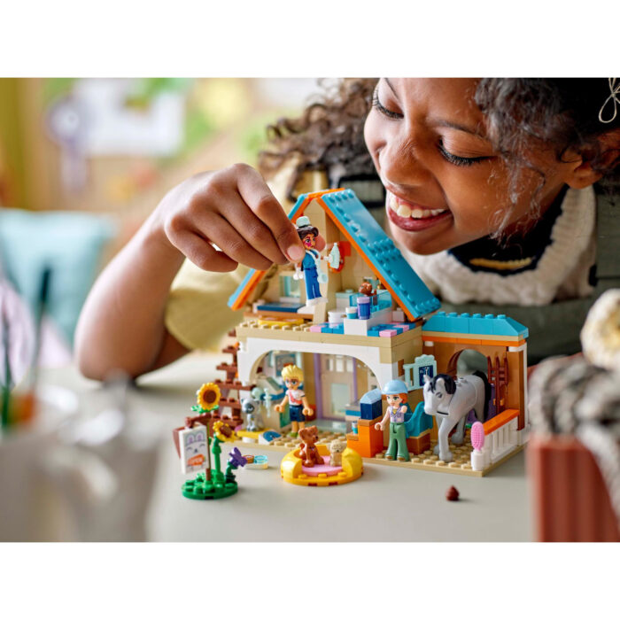 LEGO 42651 Friends Dierenkliniek voor paarden en  huisdieren - Afbeelding 5
