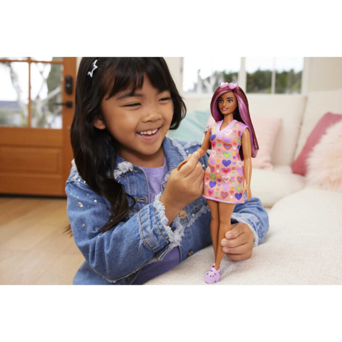 Barbie pop fashionista hartjes jurk donker haar - Afbeelding 6