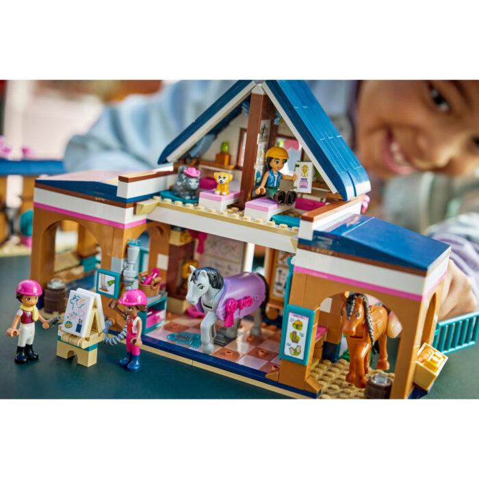 LEGO Lego Friends 42688 Paardenstal En Manege - Afbeelding 4