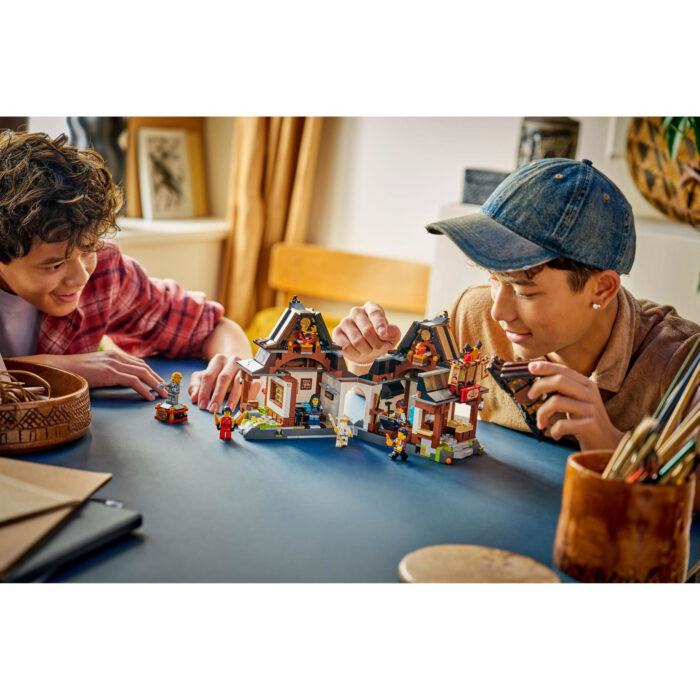 LEGO 71858 Ninjago 15-Jarig Jubileum Smederij De  Vier Wapens - Afbeelding 4