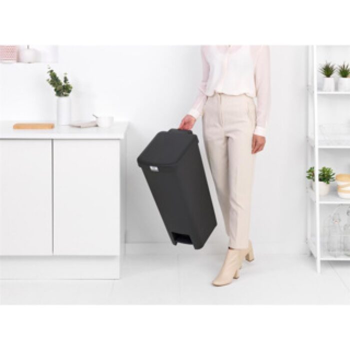 Brabantia pedaalemmer StepUp 40L Dark Grey - Afbeelding 5