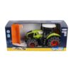 Tractor Claas Axion 950 met sneeuwkettingen en  ploegblad