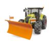Tractor Claas Axion 950 met sneeuwkettingen en  ploegblad