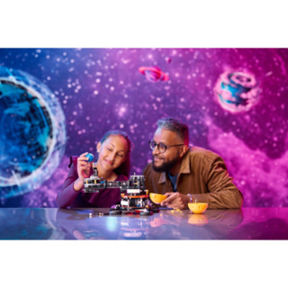 LEGO 42179 Technic De Aarde En De Maan In Beweging - Afbeelding 4