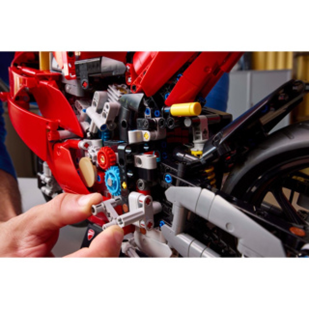 LEGO 42202 Technic Ducati Panigale V4 S motor - Afbeelding 5