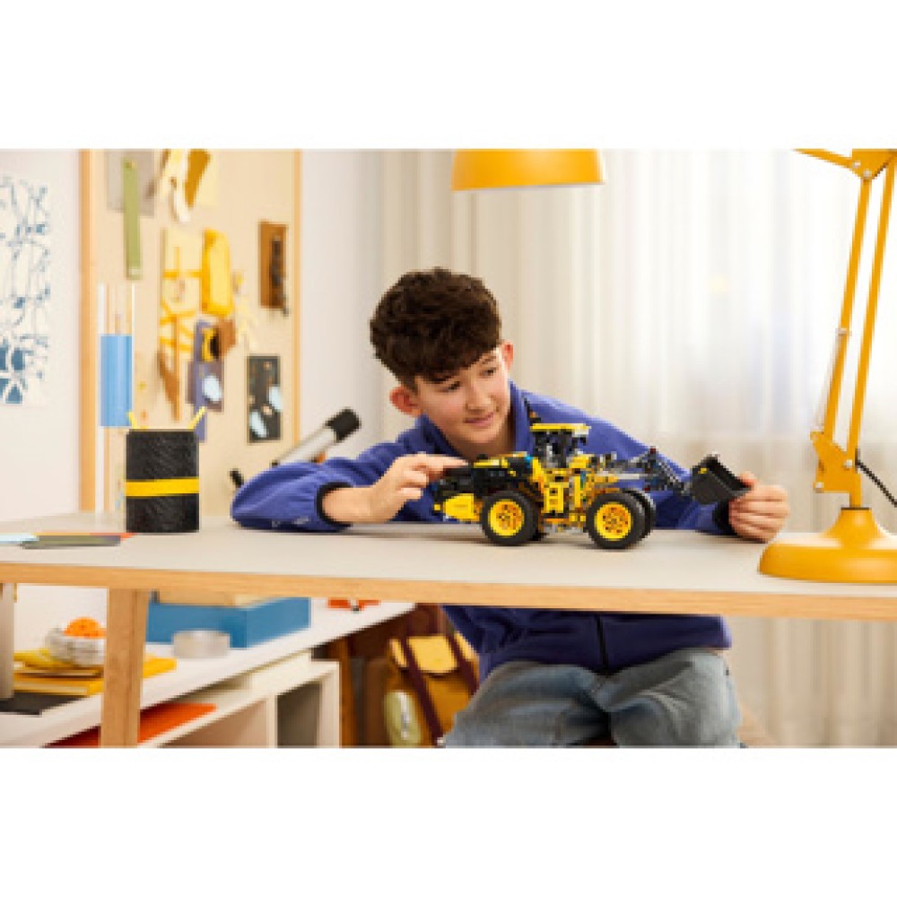 LEGO 42209 Technic Volvo L120 Electric Wiellader - Afbeelding 6
