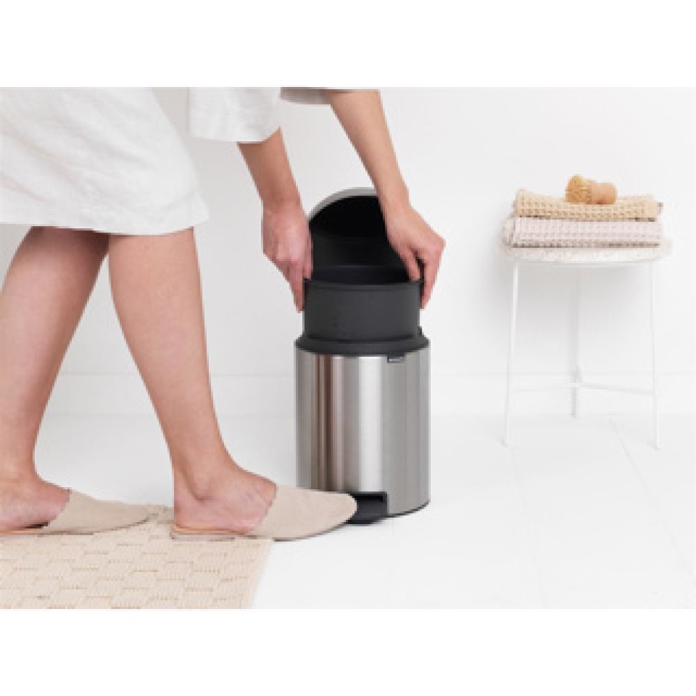 Brabantia Pedaalemmer Newicon 5L mat staal - Afbeelding 5