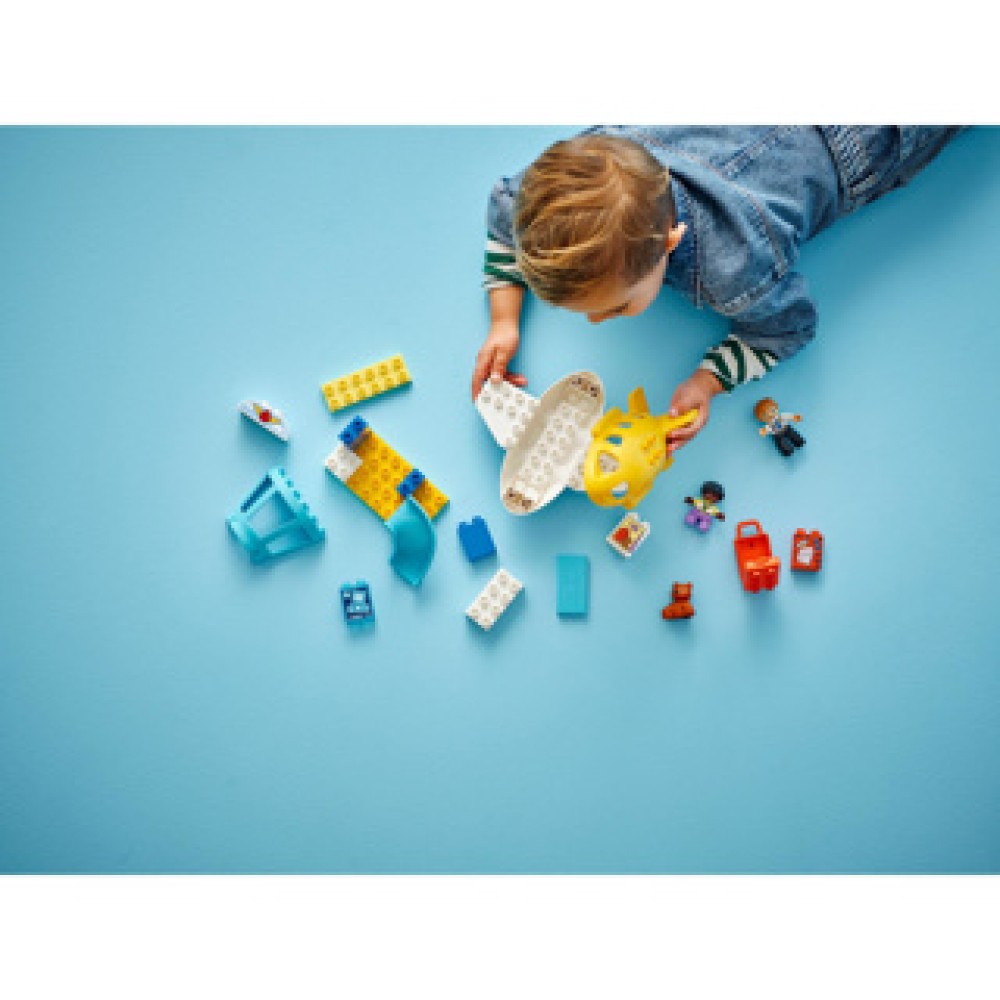 LEGO 10443 DUPLO Town Voor het eerst op het Vliegveld - Afbeelding 3