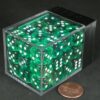 Translucent Green/white D6 12mm Dobbelst