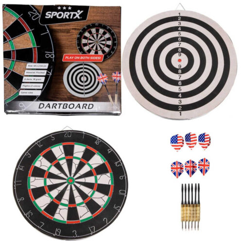 Dartboard met 6 darts